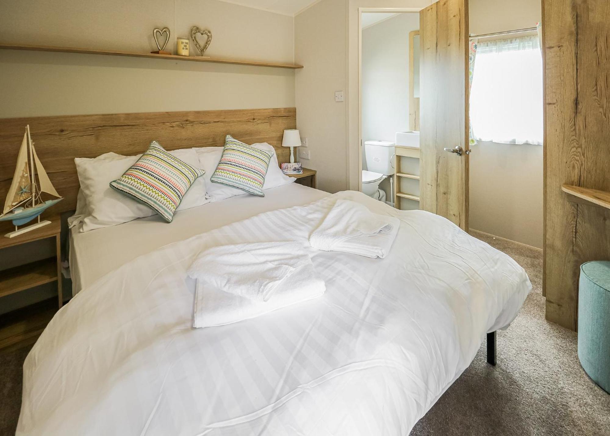 Waters Edge Leisure Park Hotel Cardigan Eksteriør billede