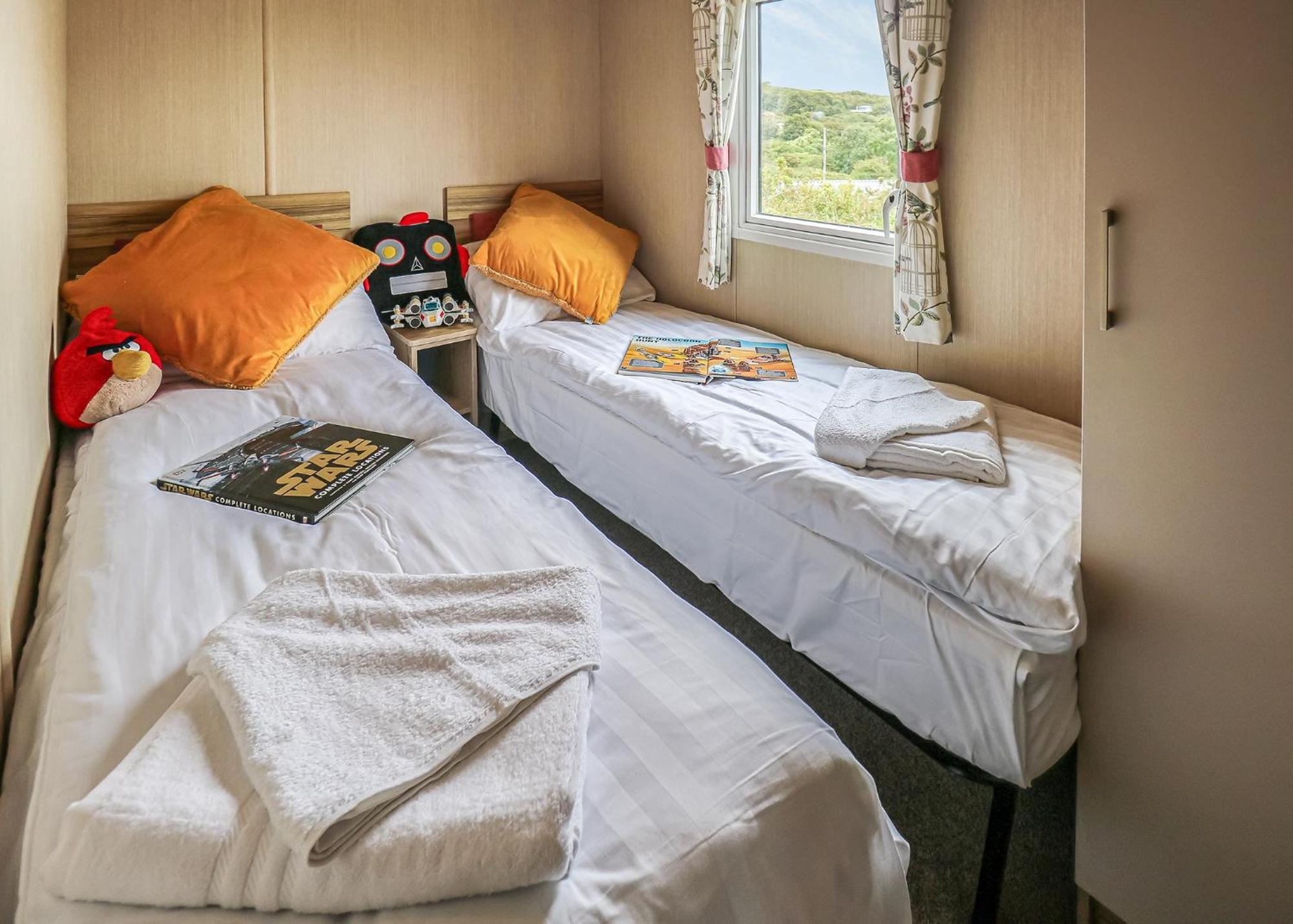 Waters Edge Leisure Park Hotel Cardigan Eksteriør billede