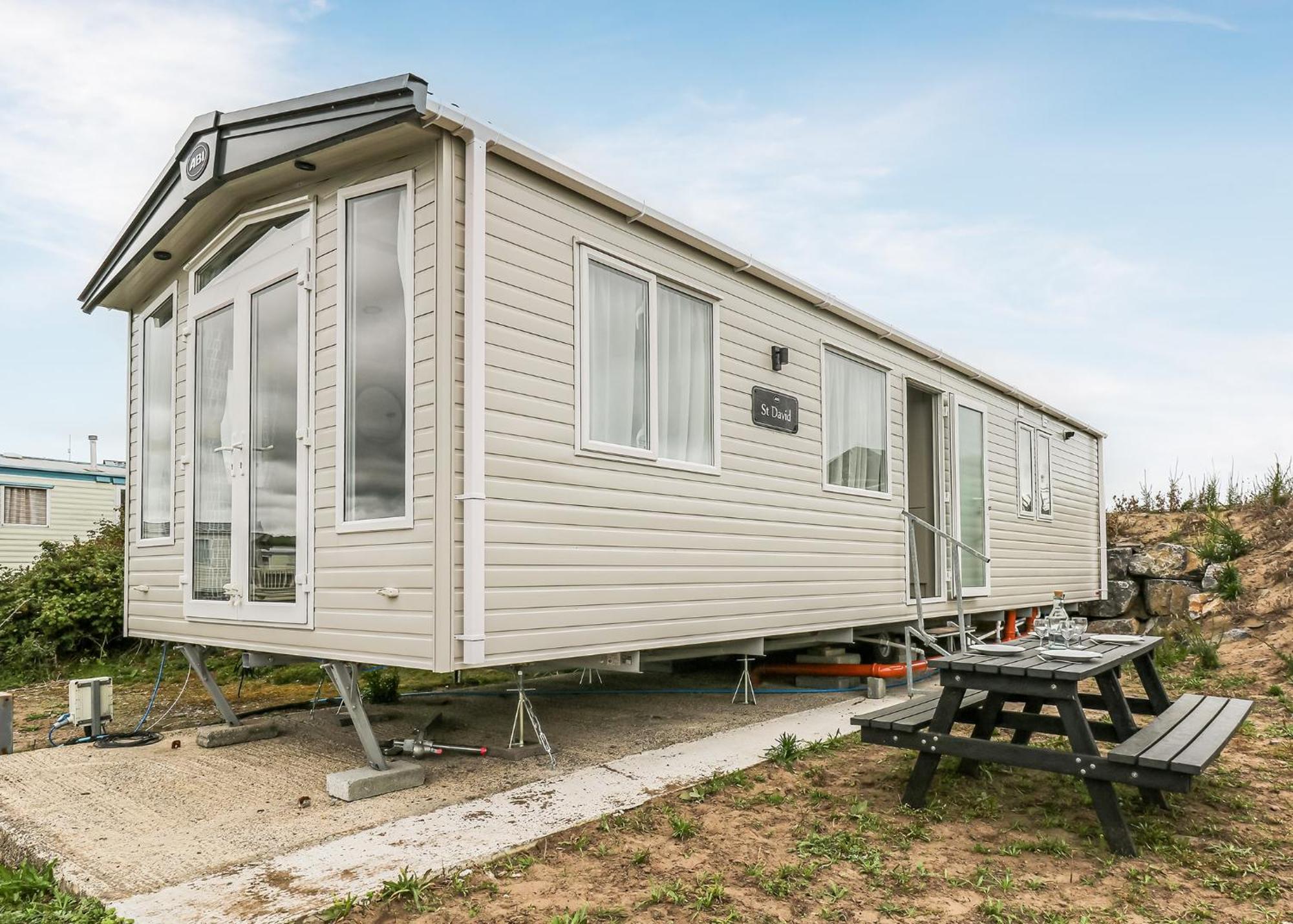 Waters Edge Leisure Park Hotel Cardigan Eksteriør billede