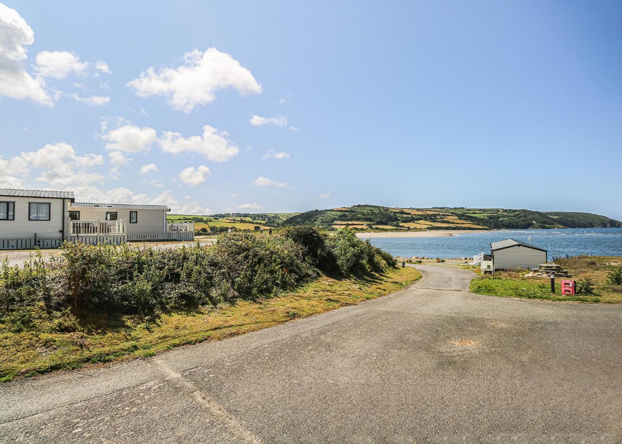 Waters Edge Leisure Park Hotel Cardigan Eksteriør billede