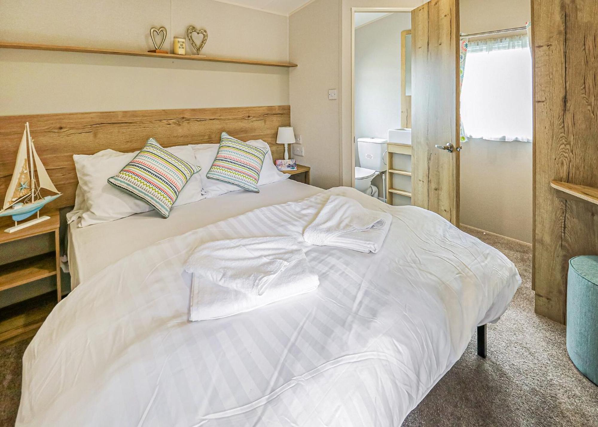Waters Edge Leisure Park Hotel Cardigan Eksteriør billede